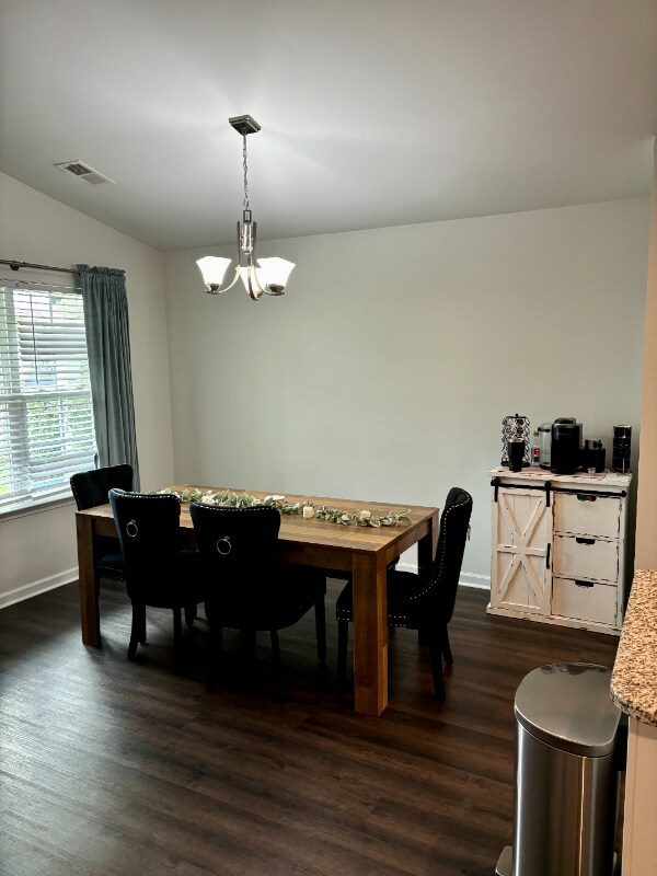 Foto del edificio - 828 Alley Ridge Dr