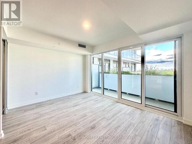 Photo du bâtiment - 1100 Sheppard Ave W