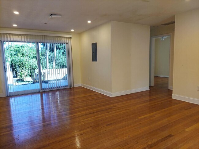 Foto del edificio - 4872 Kirkwood Rd