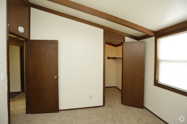 2HAB, 1BA - 1,305 FT² - Parvin Estates