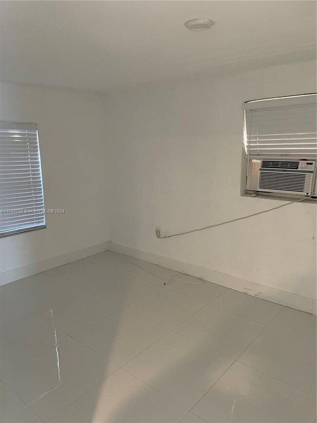 Building Photo - 6716 NW 6th Ave