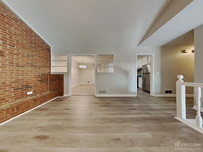 Building Photo - 1508 Hillside Dr SE