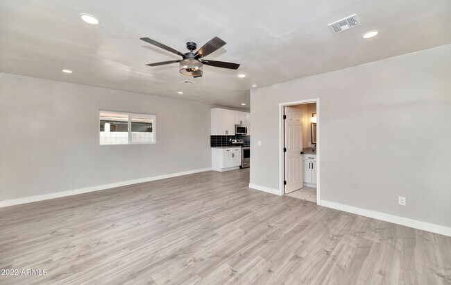 Foto del edificio - 1530 W Taylor St