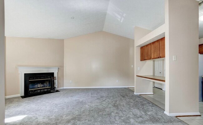 Foto del edificio - 2106 Whitehall Rd