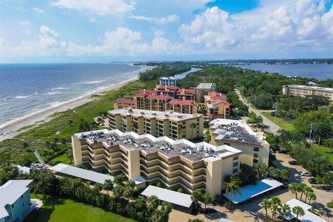 Foto del edificio - 8776 Midnight Pass Rd