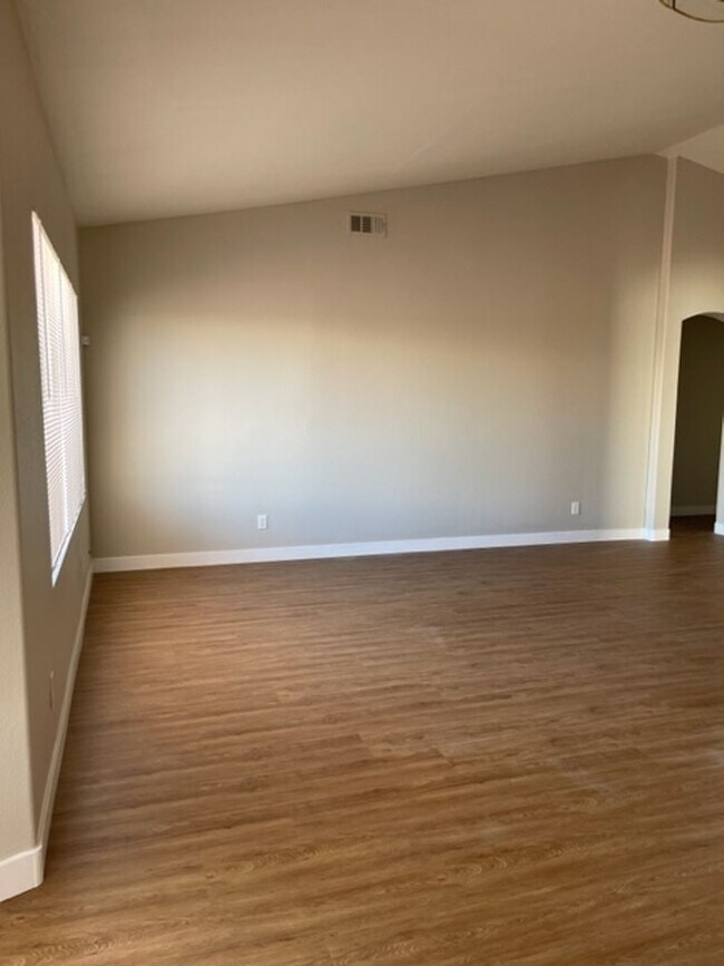 Foto del edificio - 4334 Yorkwood Dr
