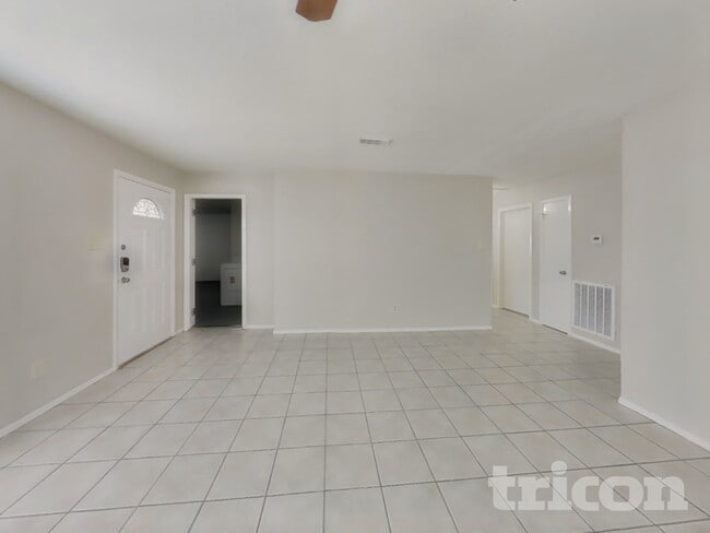 Foto del edificio - 4615 Tealgate Dr