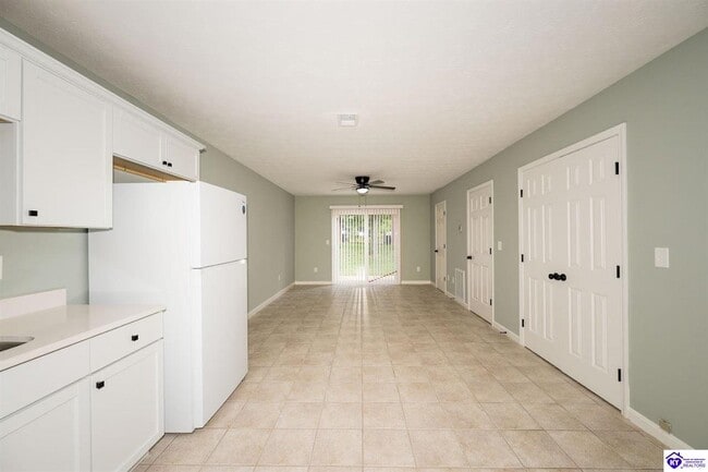 Building Photo - 115 Poplar Cir