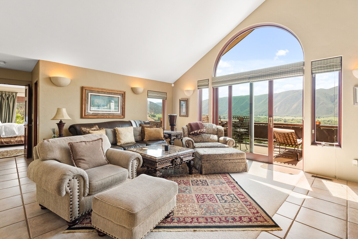 Foto principal - 132 Ridge Rd