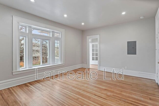 Building Photo - 1058 N Pearl St
