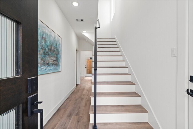 Foto del edificio - 216 E 31st St