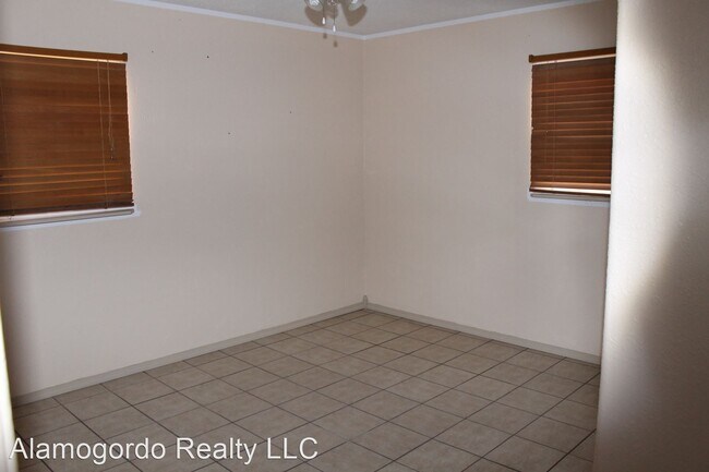 Building Photo - 4 br, 2 bath House - 1515 Lincoln