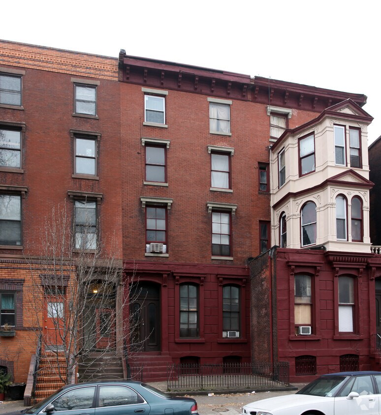 Primary Photo - 1318 S Broad St