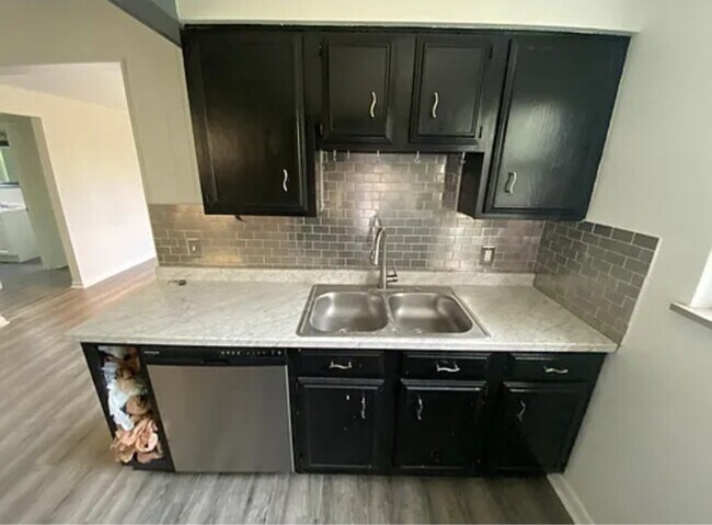 Foto del edificio - 3672 Brotherton Rd