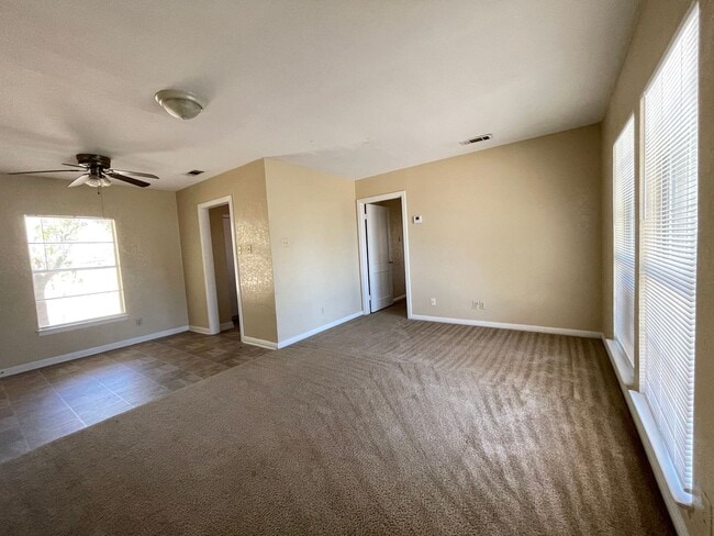 Building Photo - 807 W Dean Ave