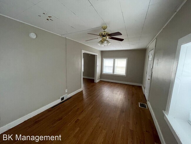 Building Photo - 2 br, 1 bath House - 2107 Central St