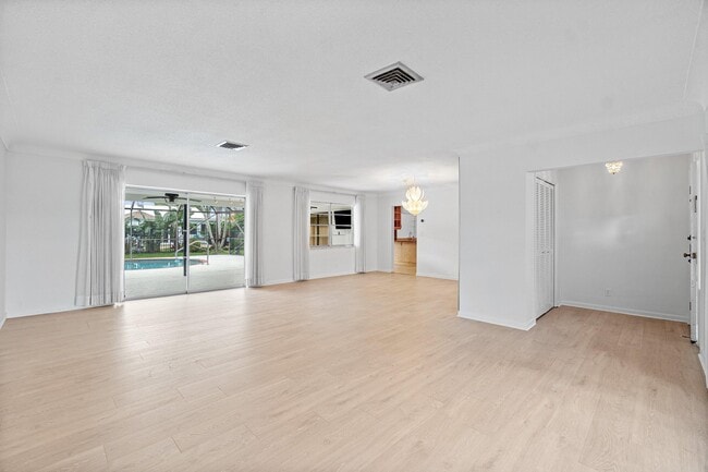 Building Photo - 1350 SW 13th Pl