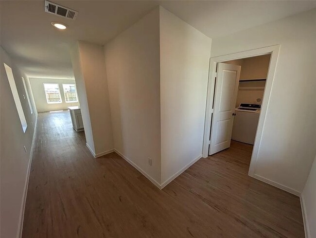 Building Photo - 9227 Terrace Dr