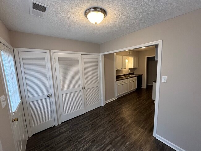 Building Photo - 4885 Charrin Cove