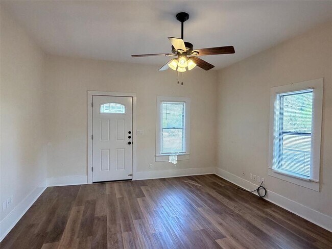 Foto del edificio - 1504 Watterson Rd