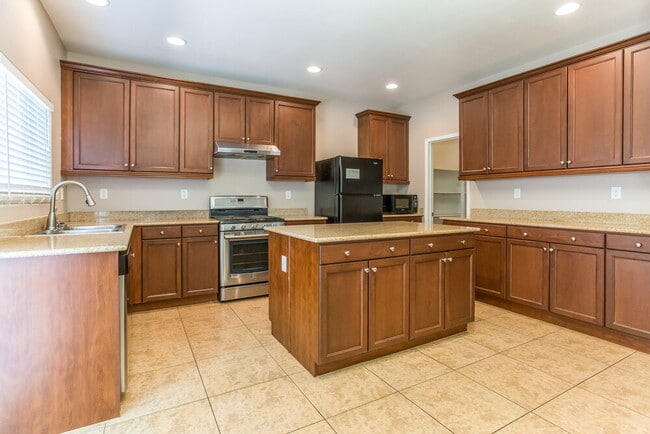 Building Photo - 9657 Bouncing Ball St