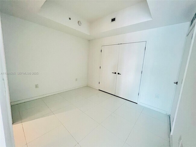 Foto del edificio - 851 NE 1st Ave