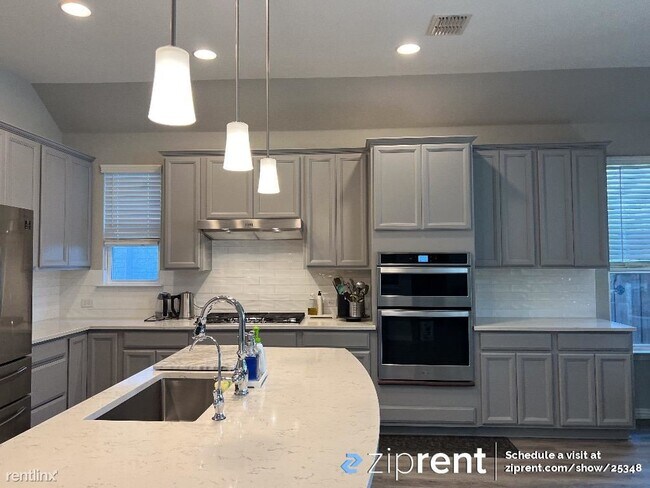 Building Photo - 4 br, 2 bath House - 2821 Gillingham Lane,...
