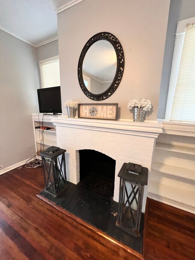 Building Photo - SOUTHERN CHARM AT IT'S FINEST