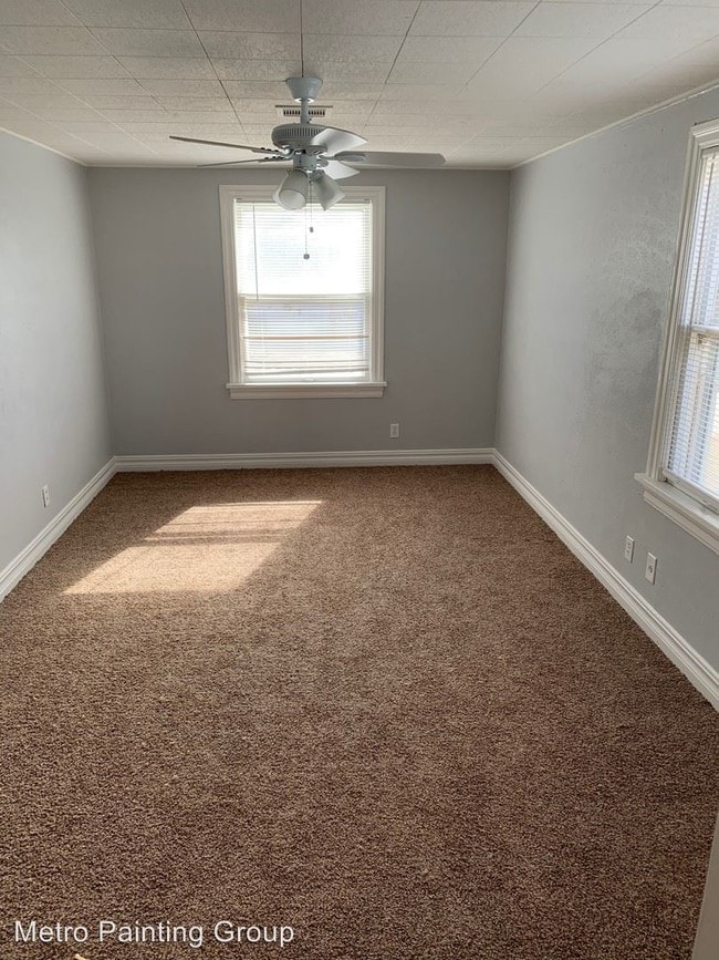Building Photo - 3 br, 1.5 bath House - 1729 nw Cherry Ave