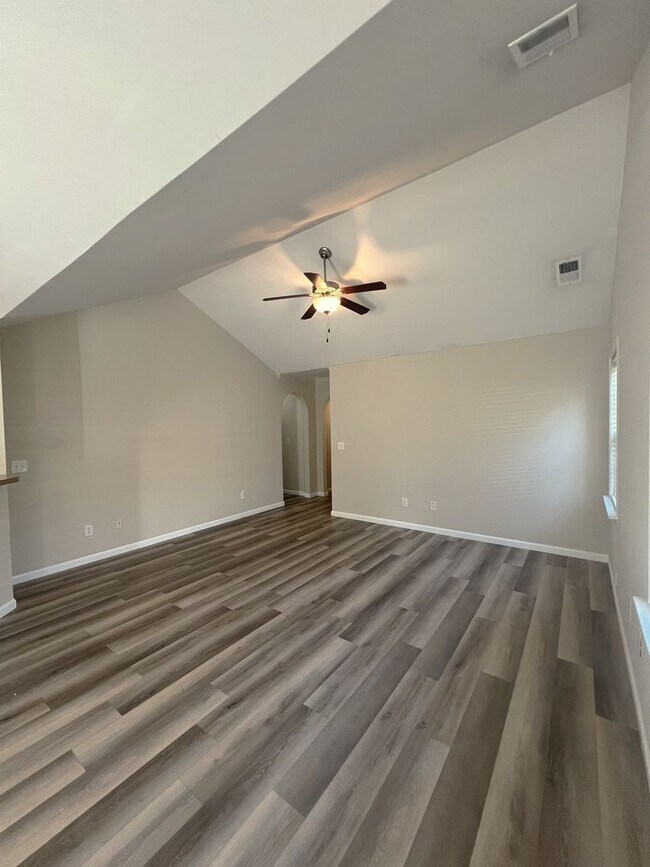 Building Photo - Windsor Park