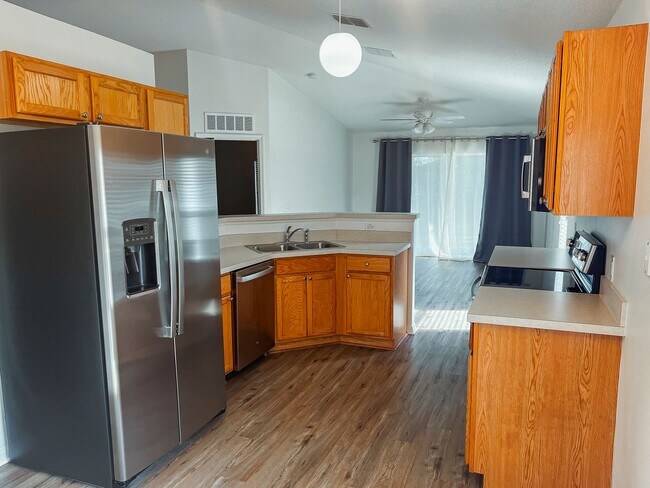 Foto del edificio - 7867 Country Chase Ave
