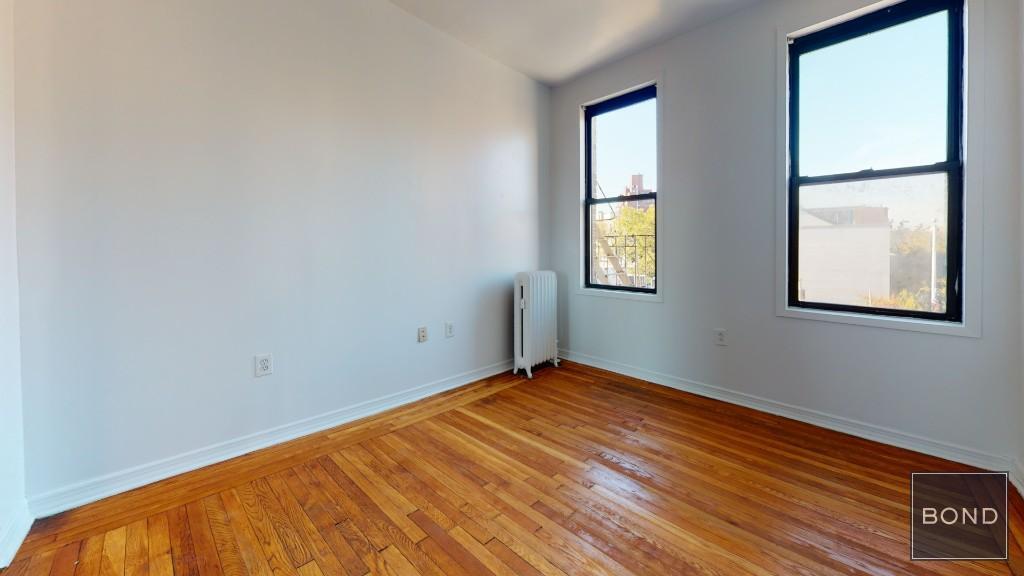 Foto principal - 78 W 11th St