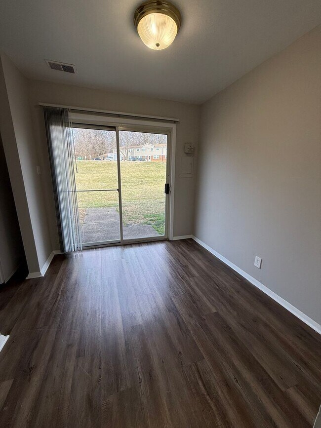 Foto del edificio - Spacious 2-Bedroom Townhome – Move-In Ready!