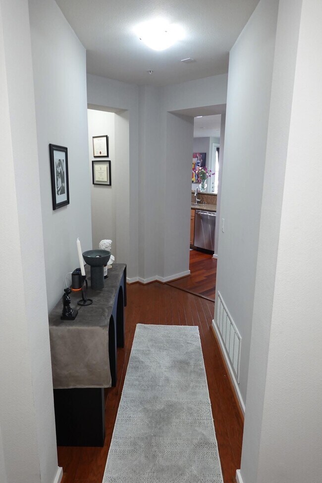 Foto del edificio - 7342 Oak Manor Dr