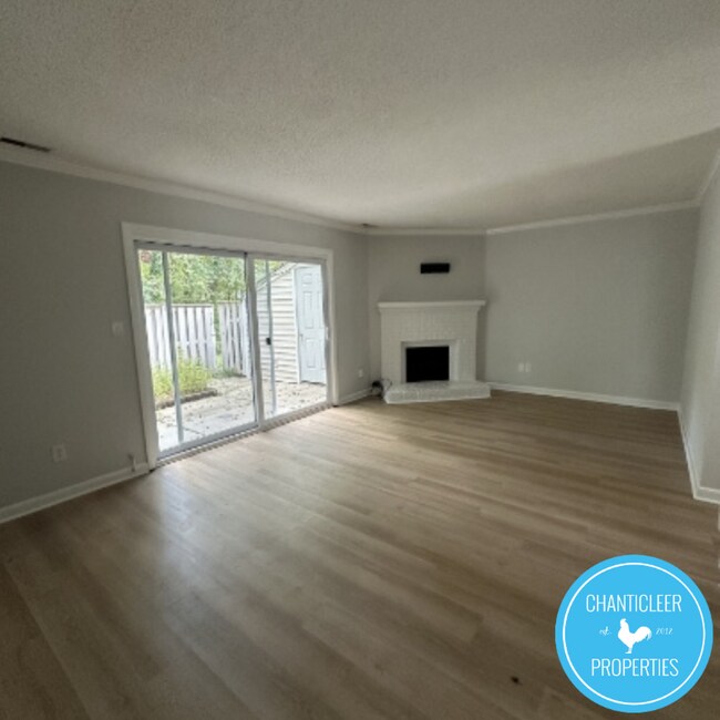 Foto del edificio - 7314 Sandy Creek Dr