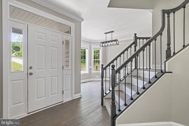 Building Photo - 1525 Walters Ln