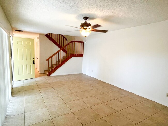 Building Photo - Cypress Ct. - Unit 436