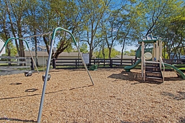 Building Photo - Stoneridge Farms at the Hunt Club Apartments
