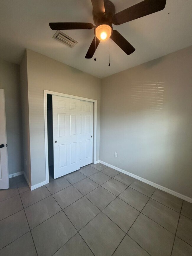 Foto del edificio - 2232 NE 6th St