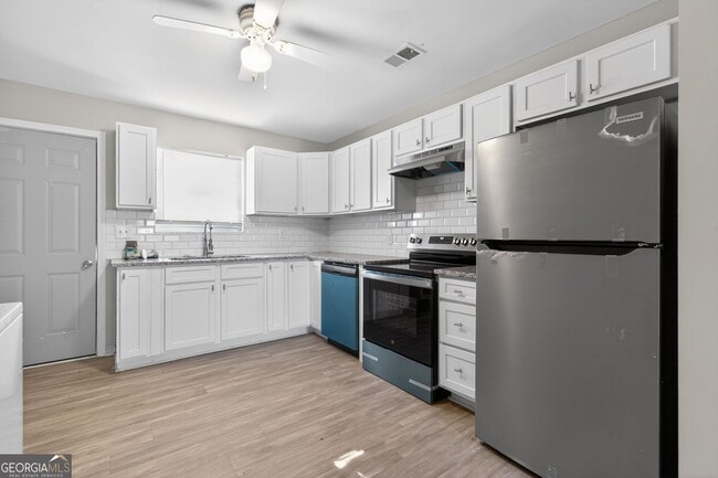 Building Photo - 7 Roper Dr