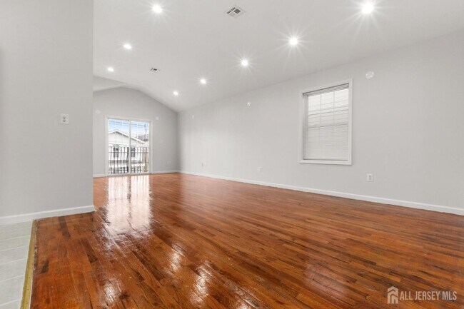 Building Photo - 45 Jewett Ave