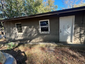 Building Photo - 13 Richard Allen Dr