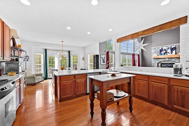 Building Photo - 7827 Wind Hill Dr