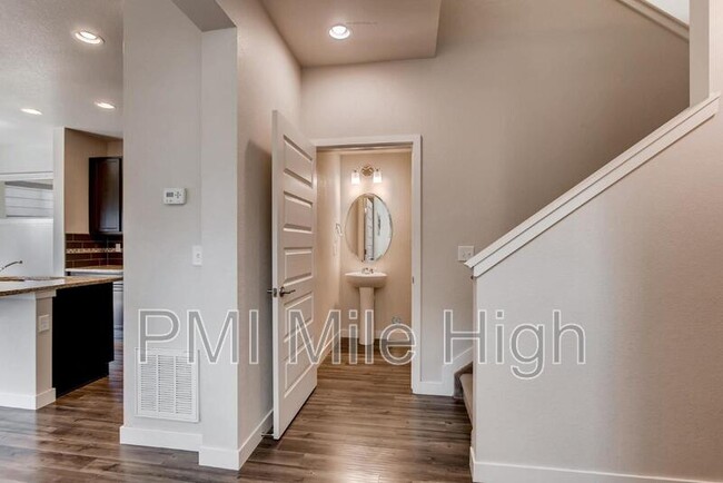 Building Photo - 2029 W 67th Pl