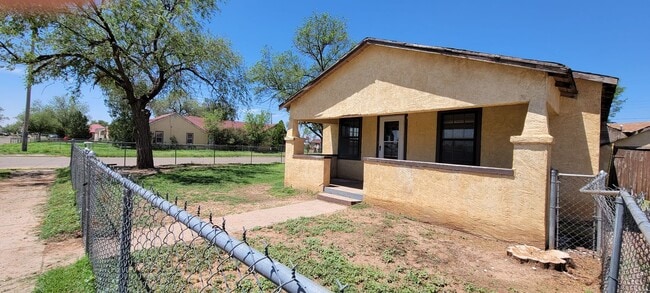 Building Photo - HOME ON CORNER LOT MANY UPDATES