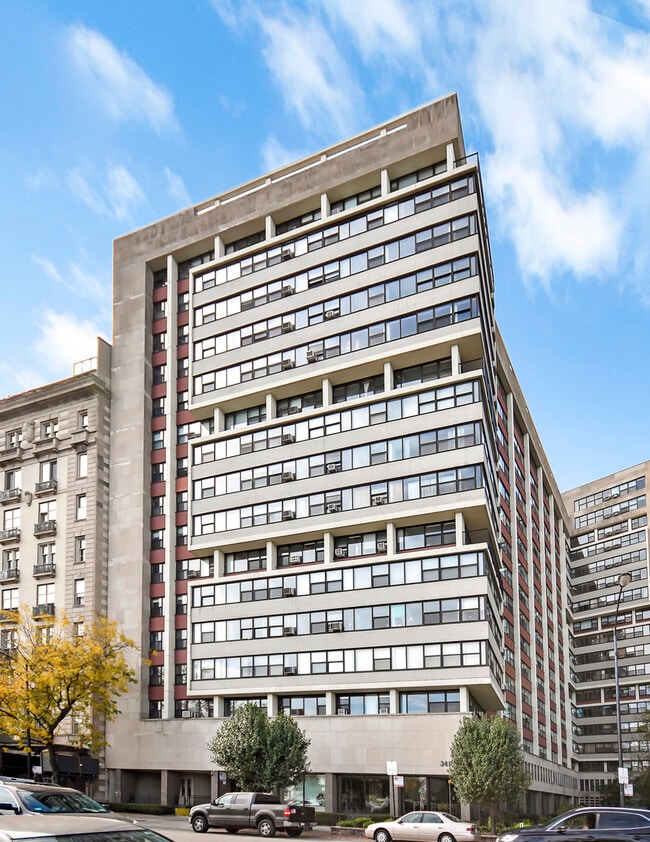 Building Photo - 3420 N Lake Shore Dr