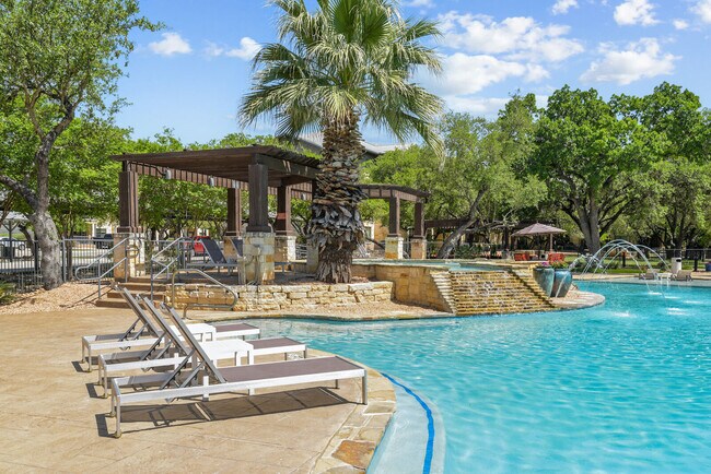 Foto del edificio - Platinum Shavano Oaks