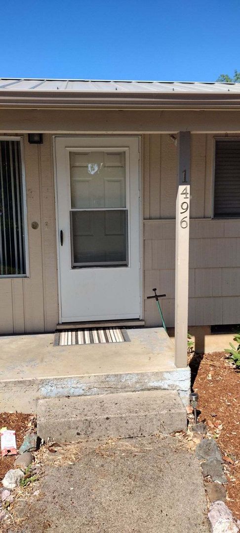 Building Photo - Wonderful 3 -bedroom with Garage