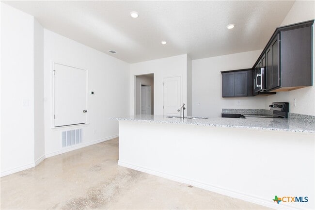 Building Photo - 1301 Concord Dr