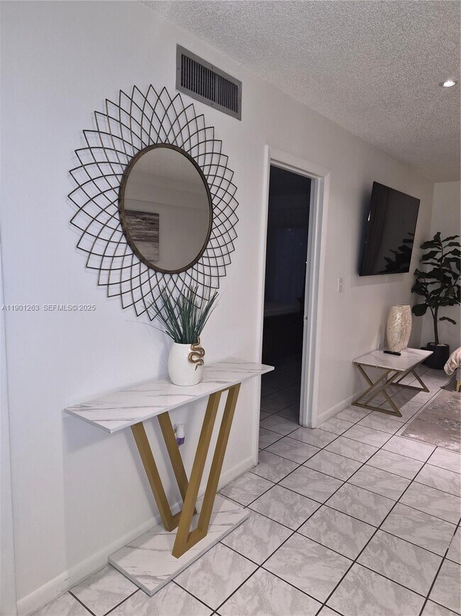 Foto del edificio - 201 180th Dr